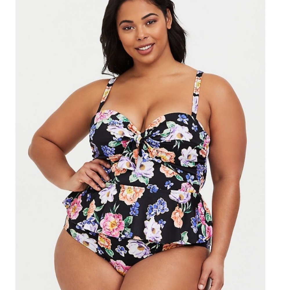 TORRID FLORAL PEPLUM LIGHTLY LINED MIDKINI TOP